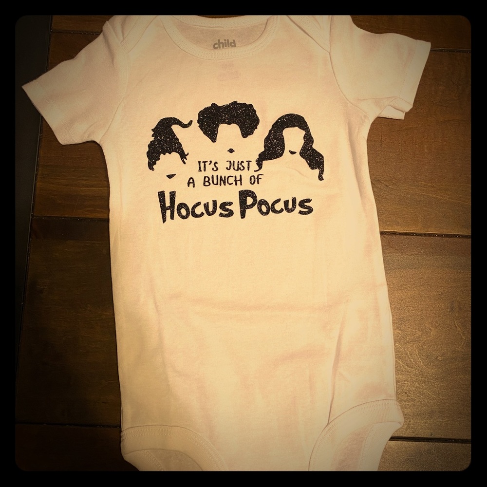 Hocus pocus onesie, made by me!
